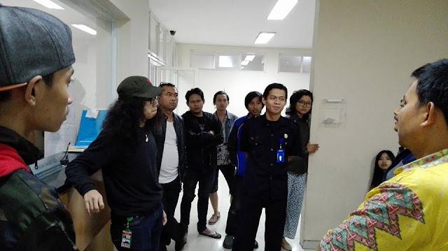 DIBACOK DI JALAN LODAYA